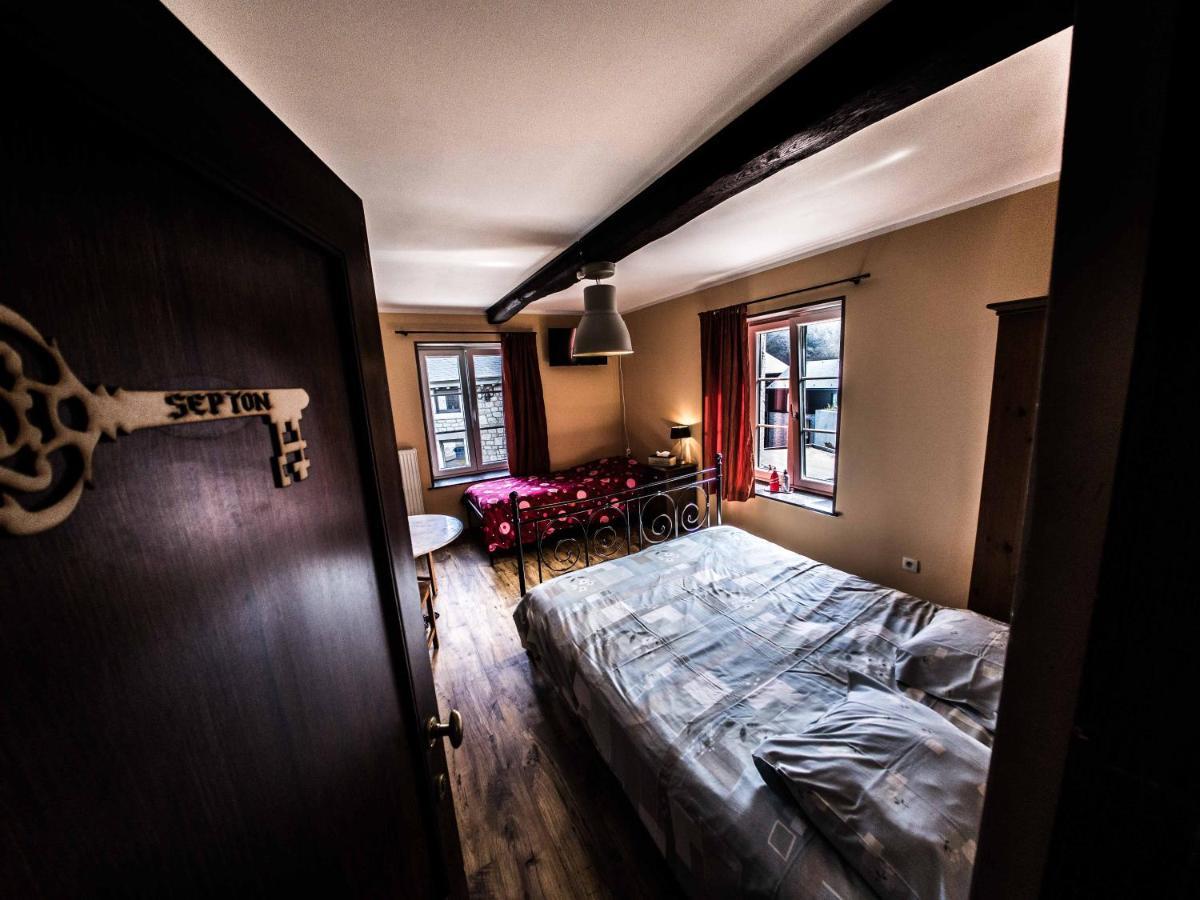Aux 10 Clefs Bed & Breakfast