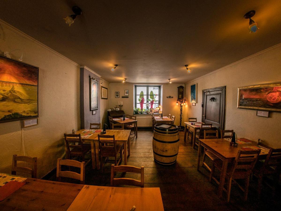 Aux 10 Clefs Bed & Breakfast 2*