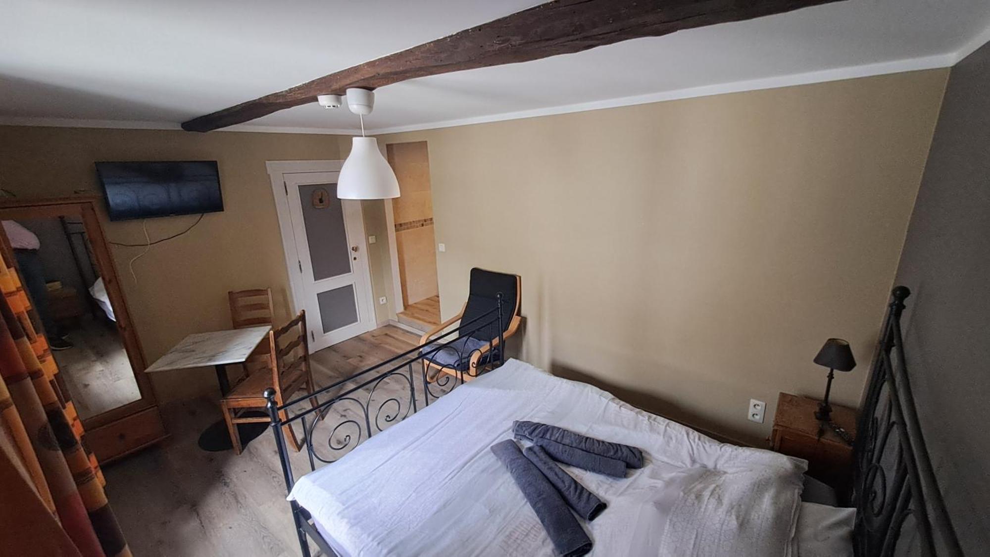 Aux 10 Clefs Bed & Breakfast 2*