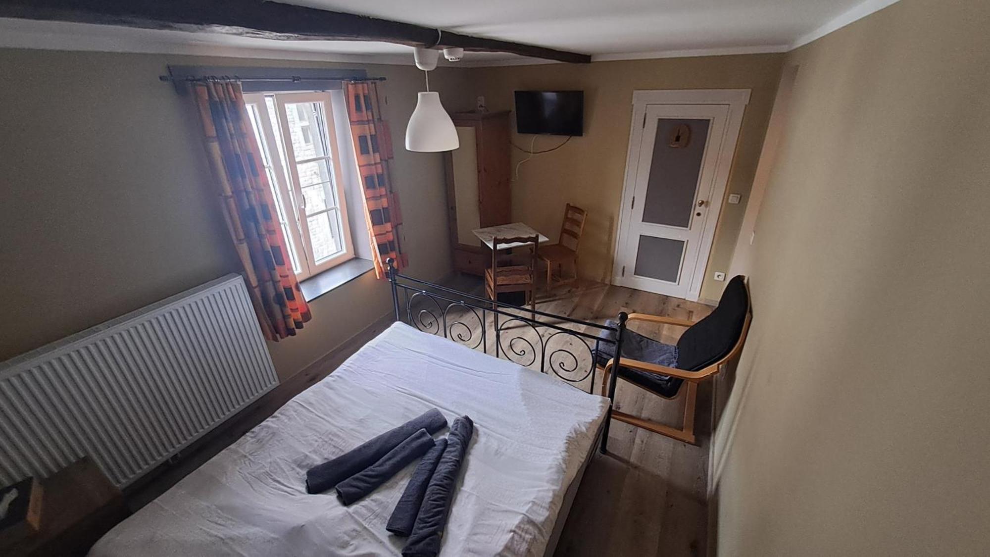 Aux 10 Clefs Bed & Breakfast
